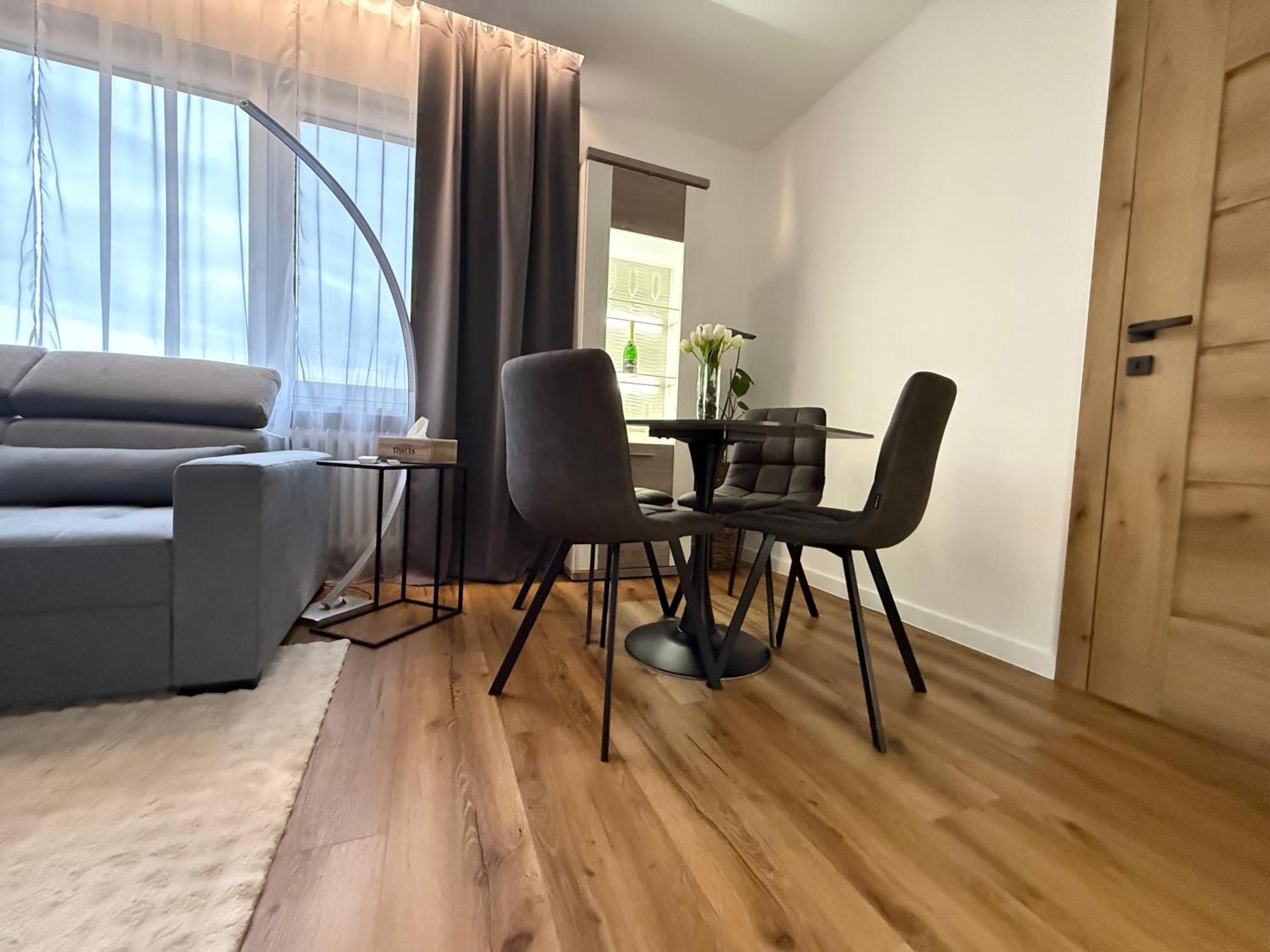 Apartament S Balkonem, Klimatizaci A Infrasaunou