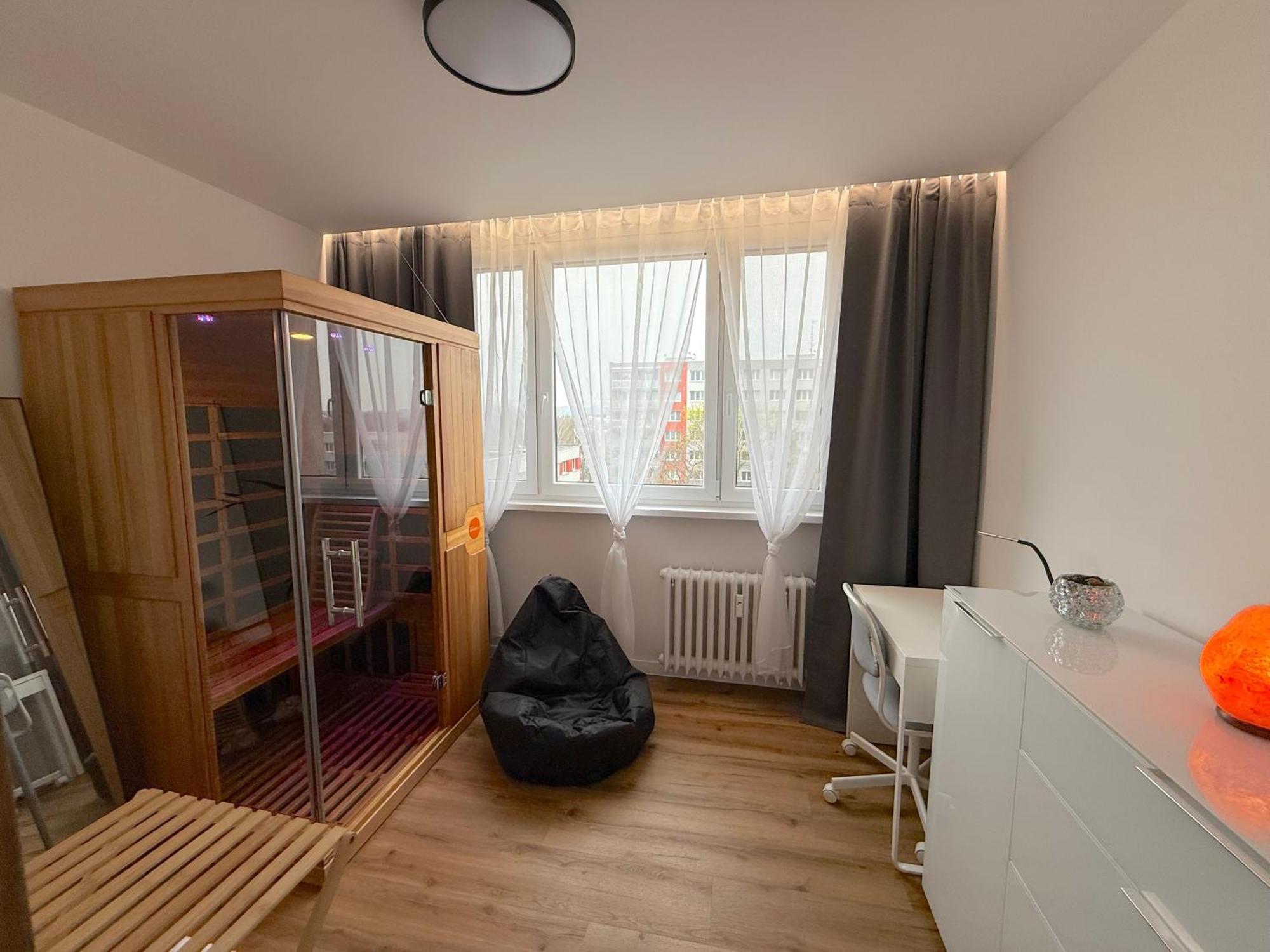 S Balkonem, Klimatizaci A Infrasaunou Apartament *