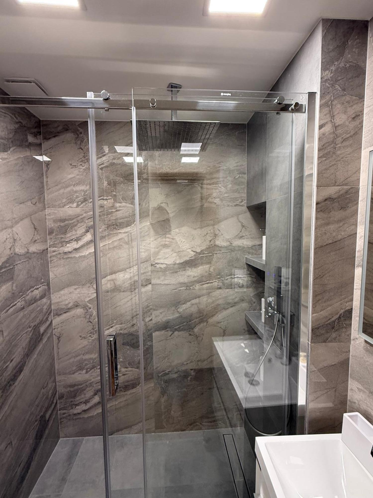 S Balkonem, Klimatizaci A Infrasaunou Apartament